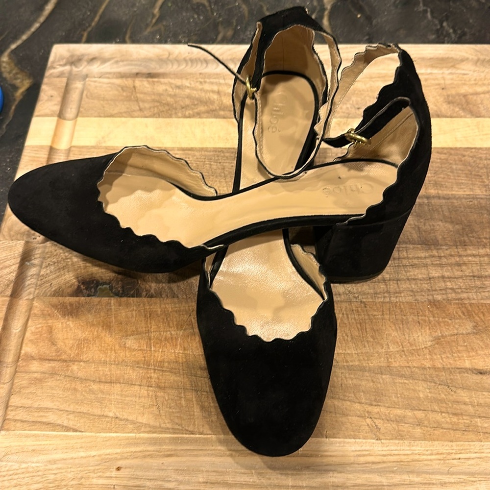 Chloe Lauren Scalloped d’Orsay Pumps. Black suede. 38.5
